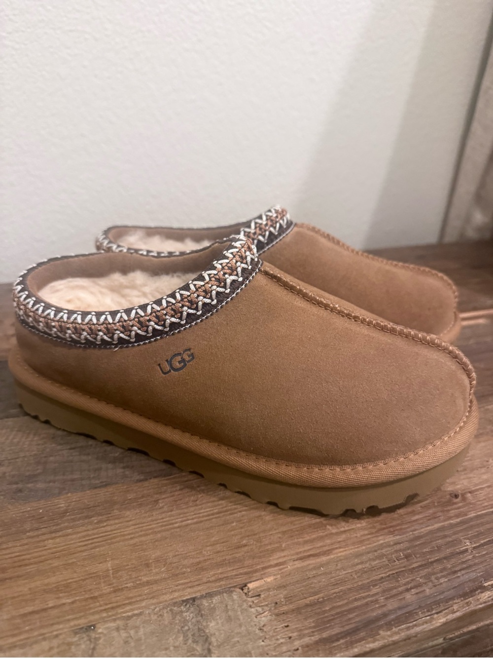 UGG women’s Tasman Mule - Chestnut